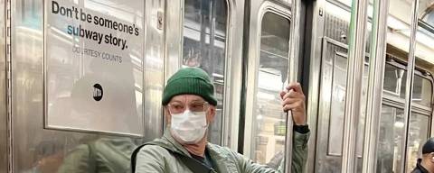 Tom Hanks no metrô de Nova York